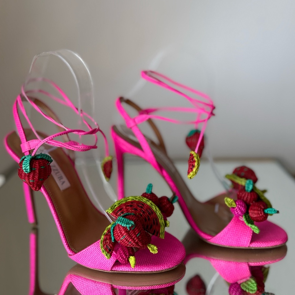 Worn once AQUAZZURA Strawberry Punch embellished raffia sandals 37 - Picture 12 of 14